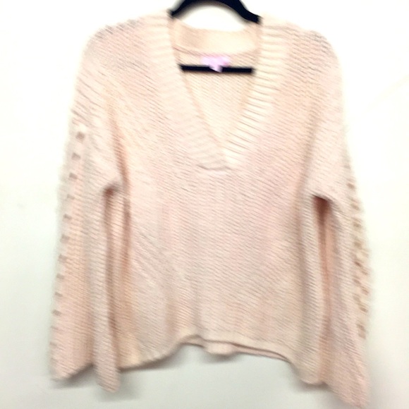 Pink Lily Sweaters - Pink Lily small light pink oversized v-neck pullover sweater. Like new